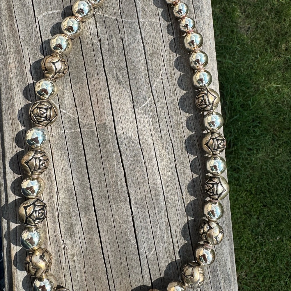 Elegant Silver and Gold Beaded rosettes Necklace